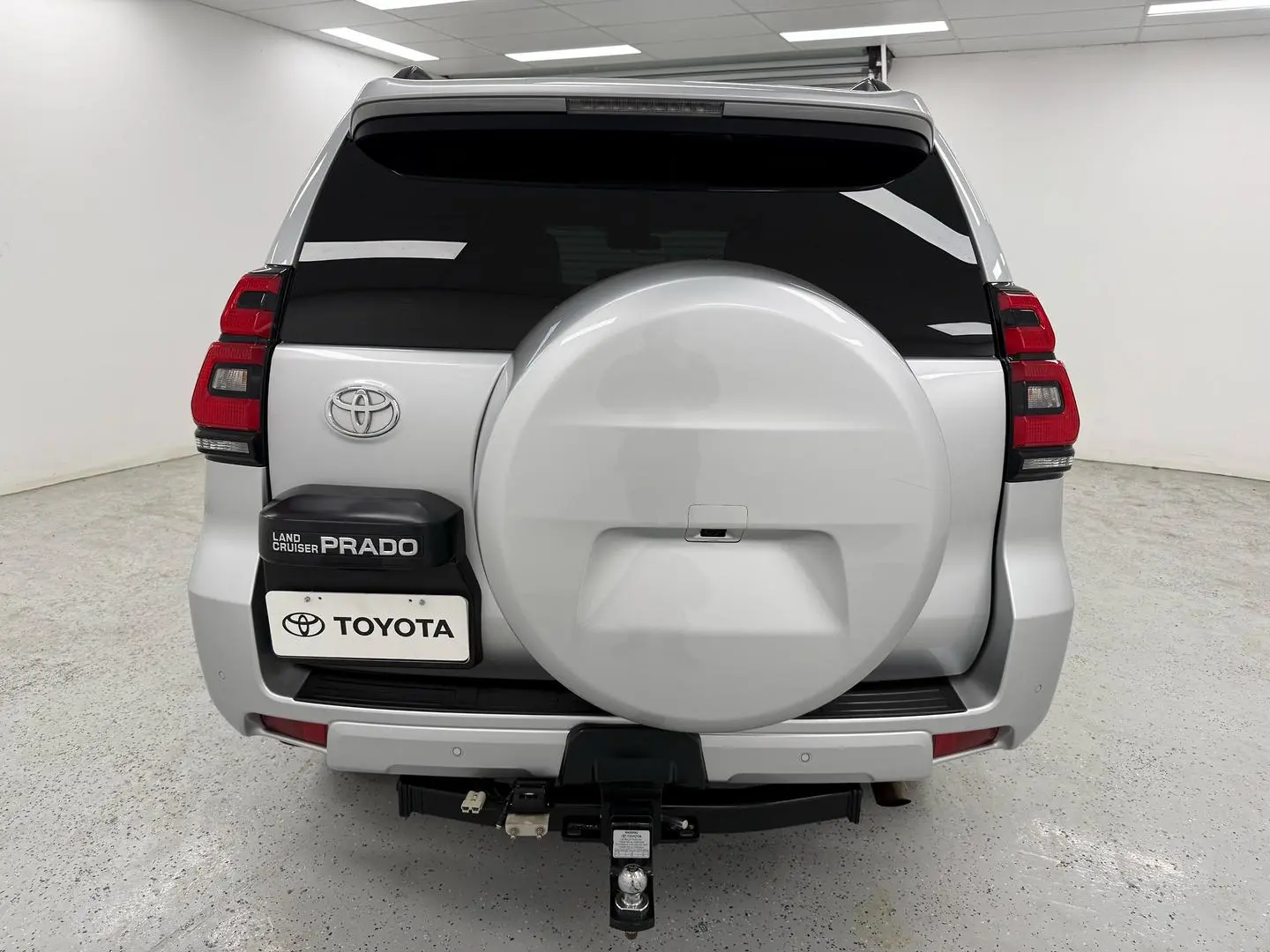 2022 Toyota Landcruiser Prado Gallery Image 4