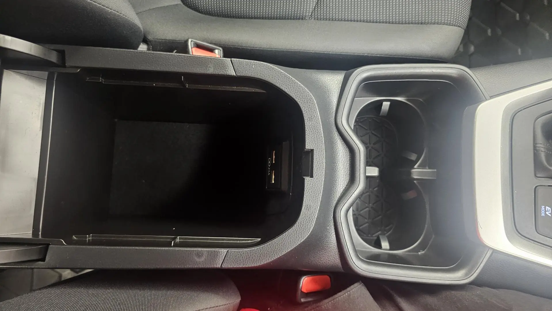 2022 Toyota RAV4 Gallery Image 35