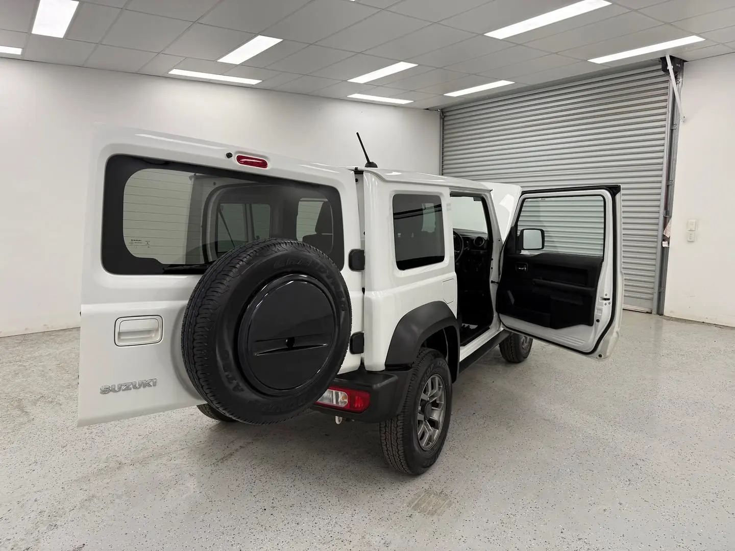 2023 Suzuki Jimny Gallery Image 14