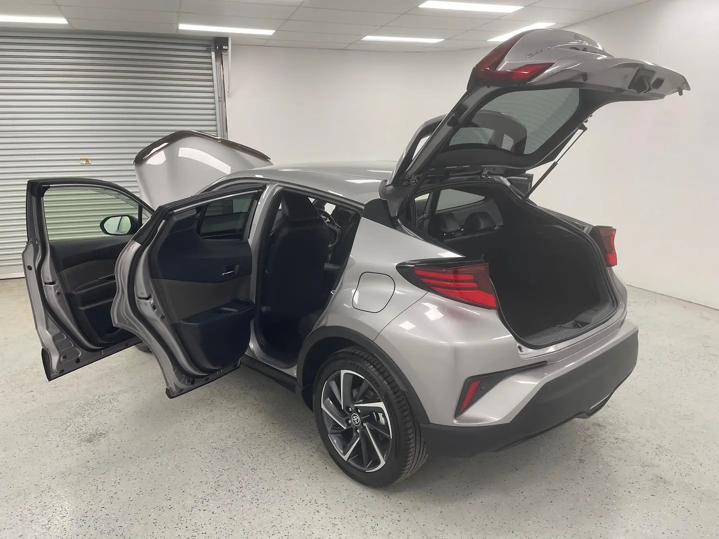 2020 Toyota C-HR Gallery Image 12