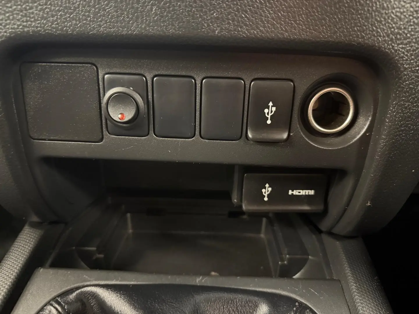 2018 Mitsubishi Triton Gallery Image 36