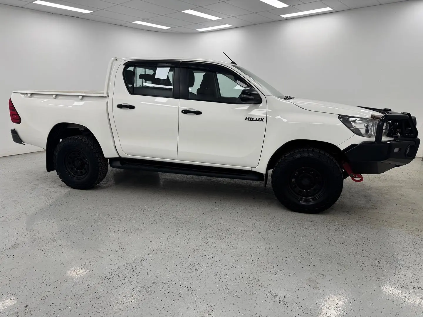 2018 Toyota Hilux Gallery Image 2