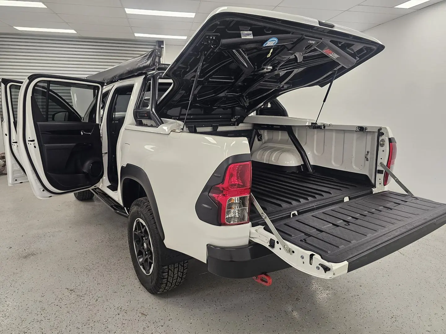 2019 Toyota Hilux Gallery Image 16