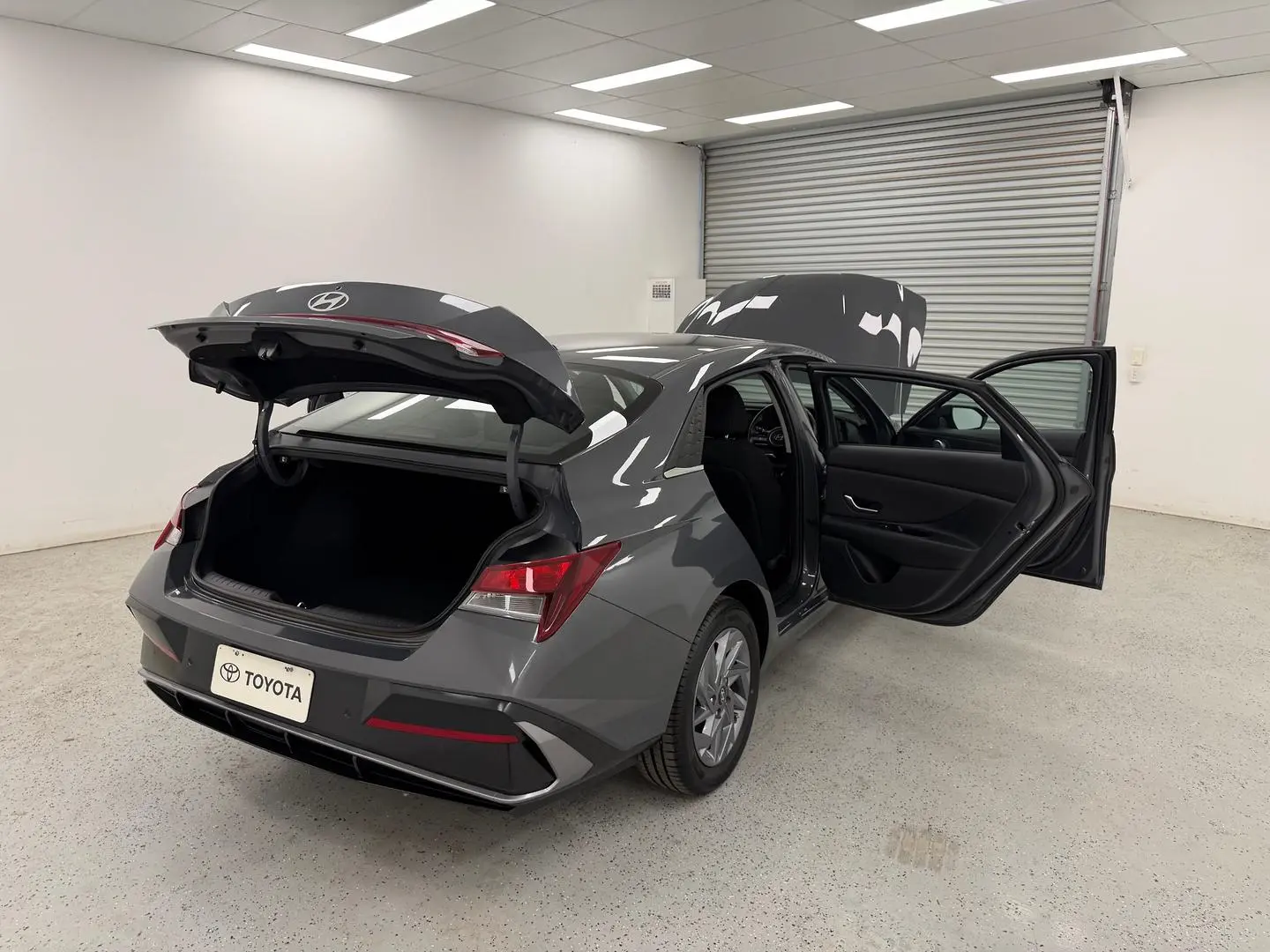 2024 Hyundai i30 Gallery Image 8