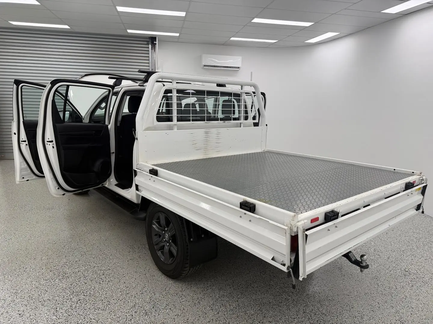 2023 Toyota Hilux Gallery Image 13