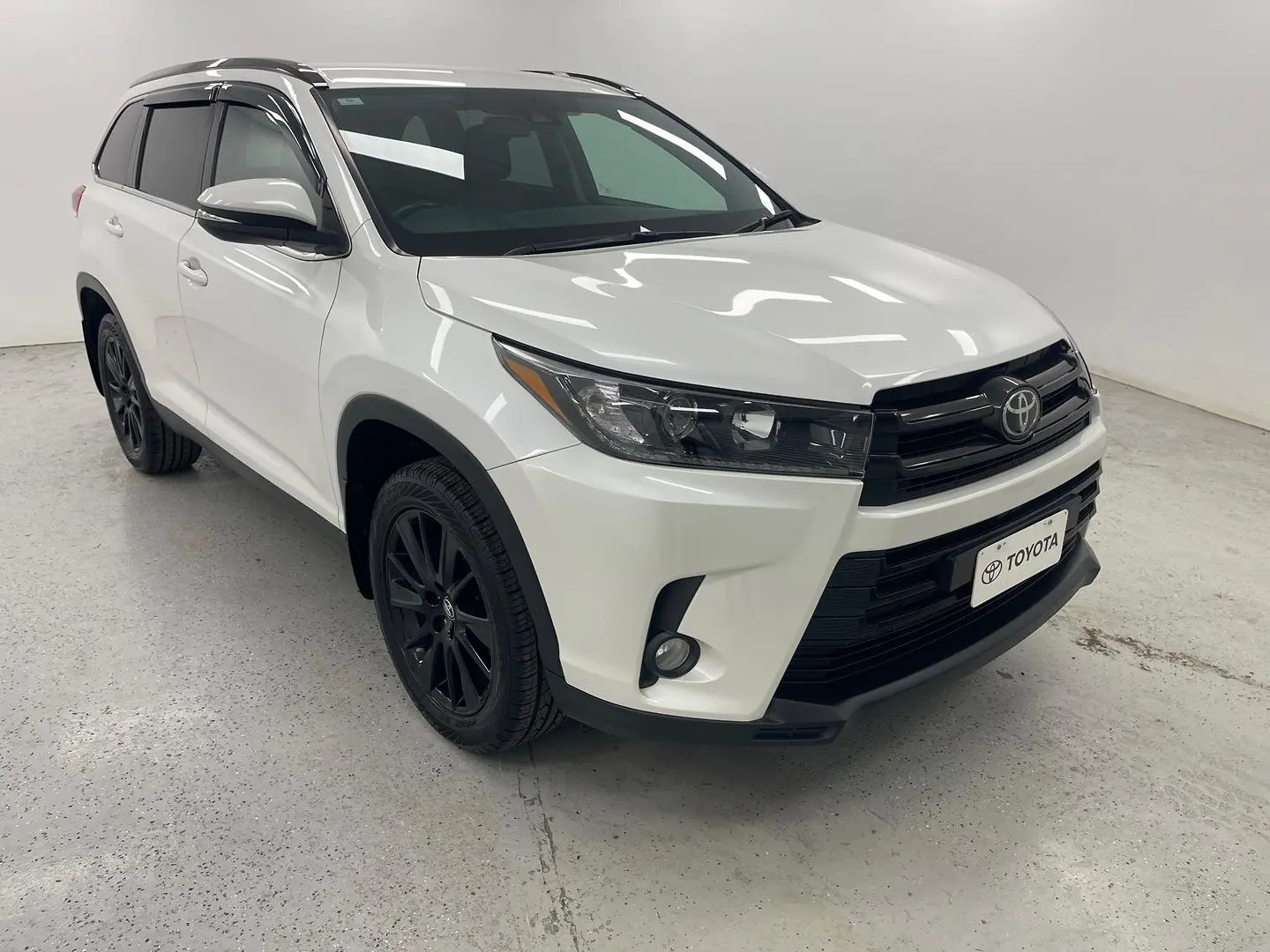 2019 Toyota Kluger Gallery Image 1