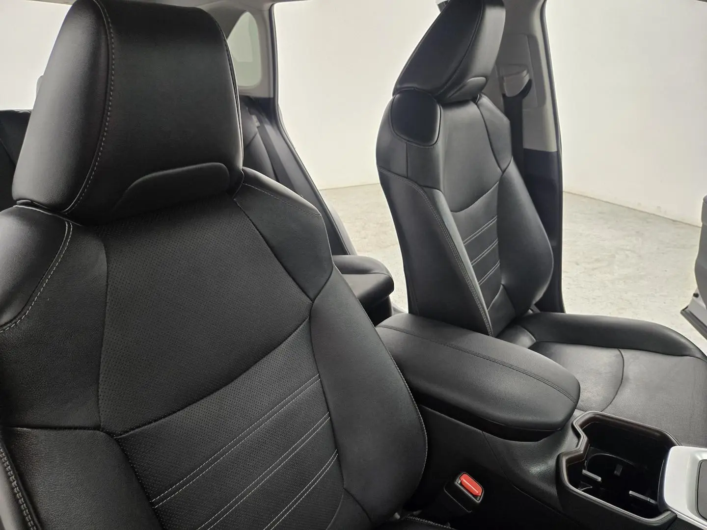 2022 Toyota RAV4 Gallery Image 24