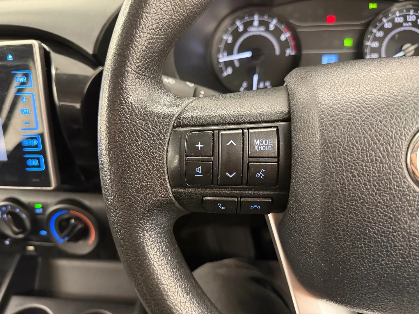 2018 Toyota Hilux Gallery Image 27