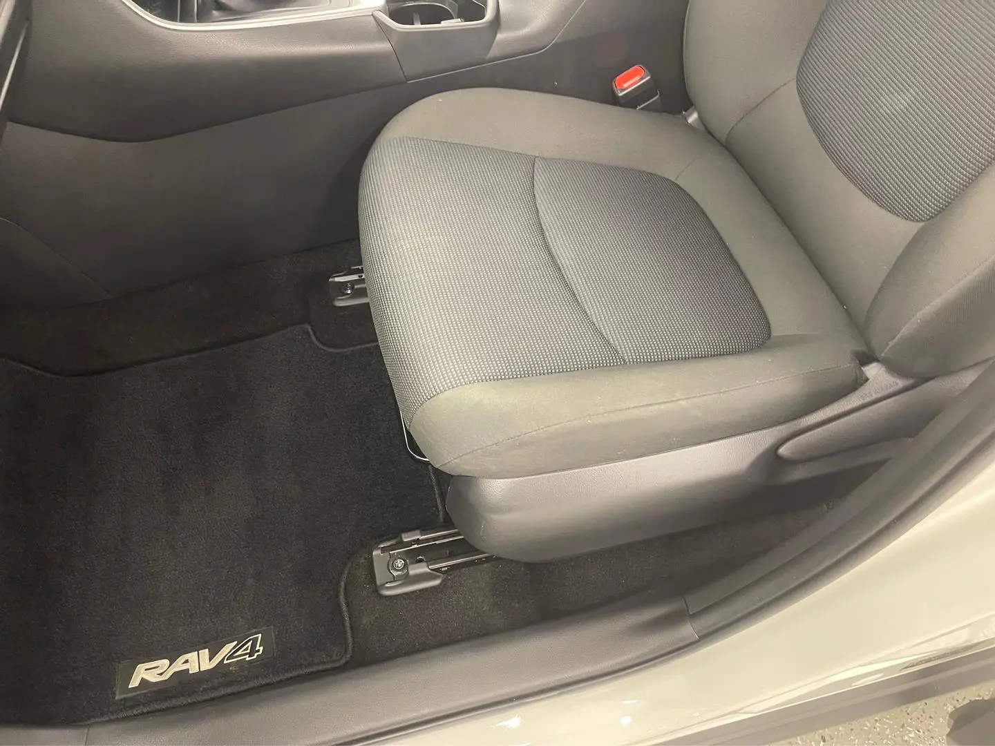 2024 Toyota RAV4 Gallery Image 16