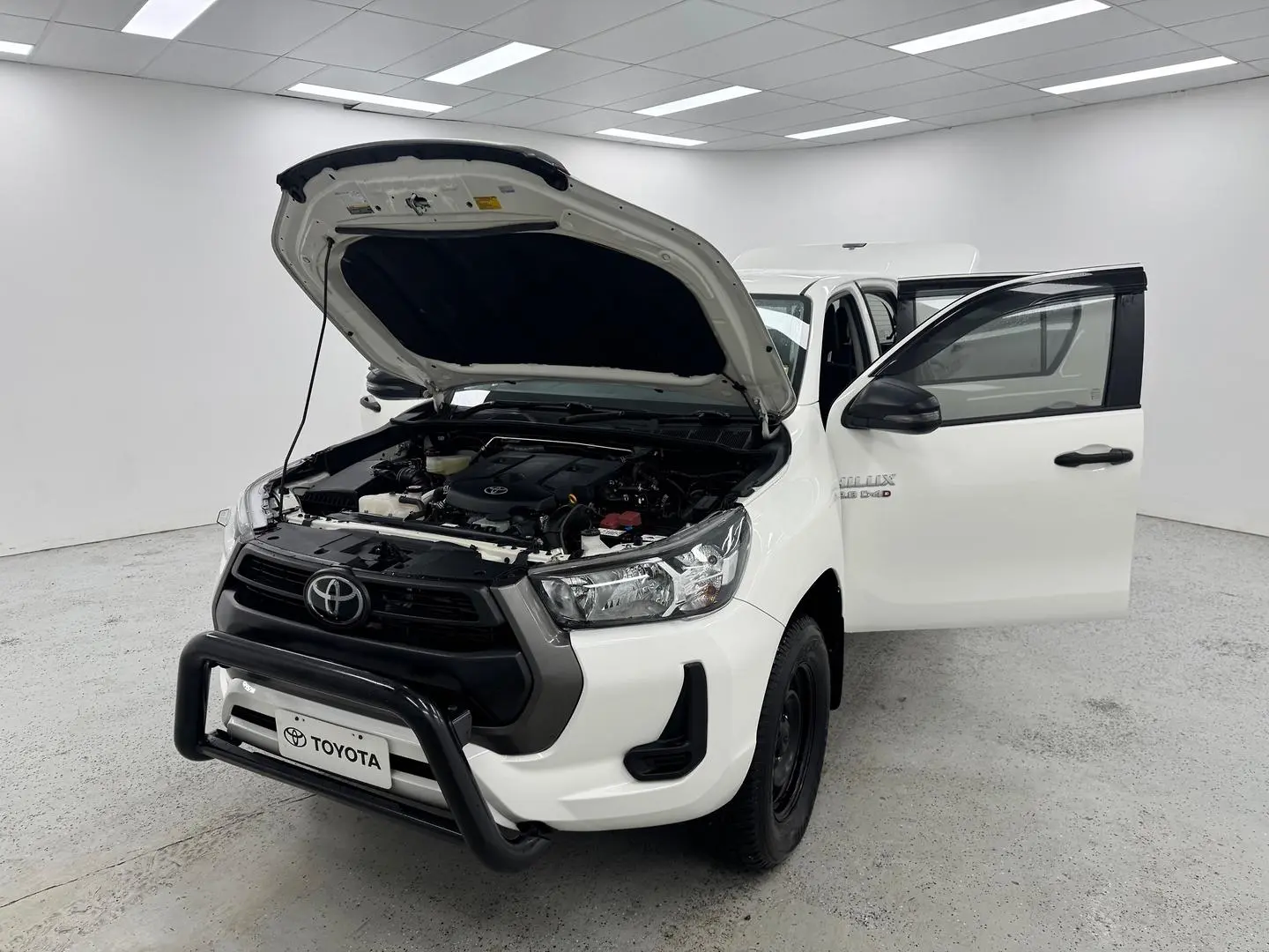 2021 Toyota Hilux Gallery Image 12