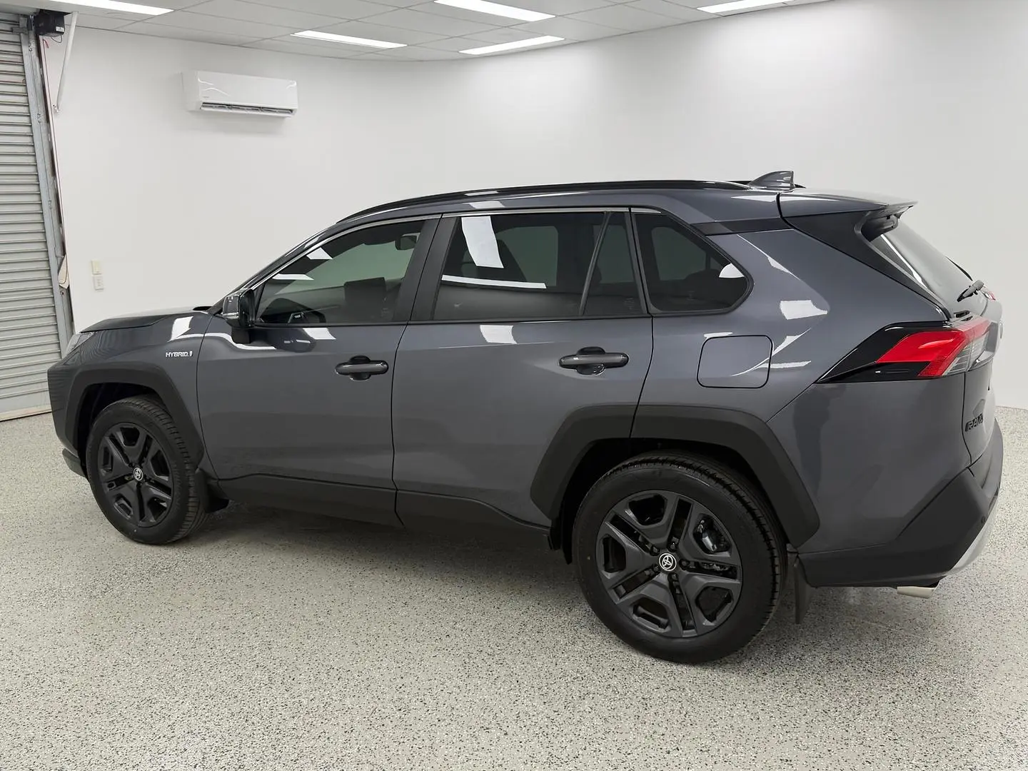 2024 Toyota RAV4 Gallery Image 5