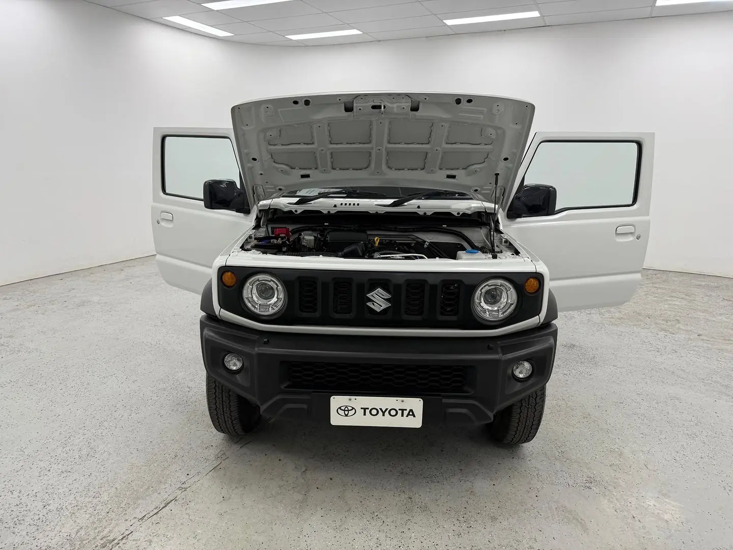 2023 Suzuki Jimny Gallery Image 18