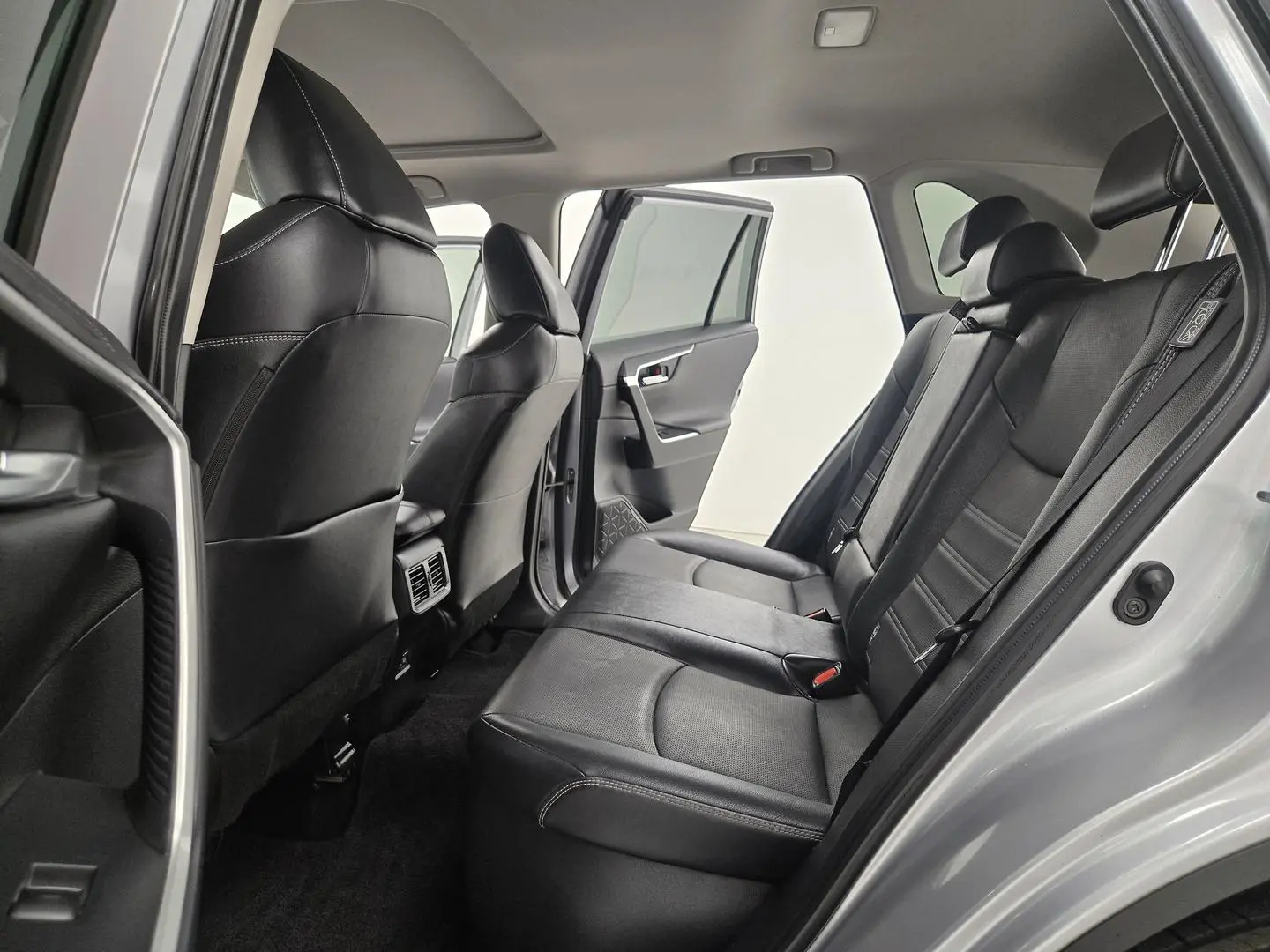 2022 Toyota RAV4 Gallery Image 19