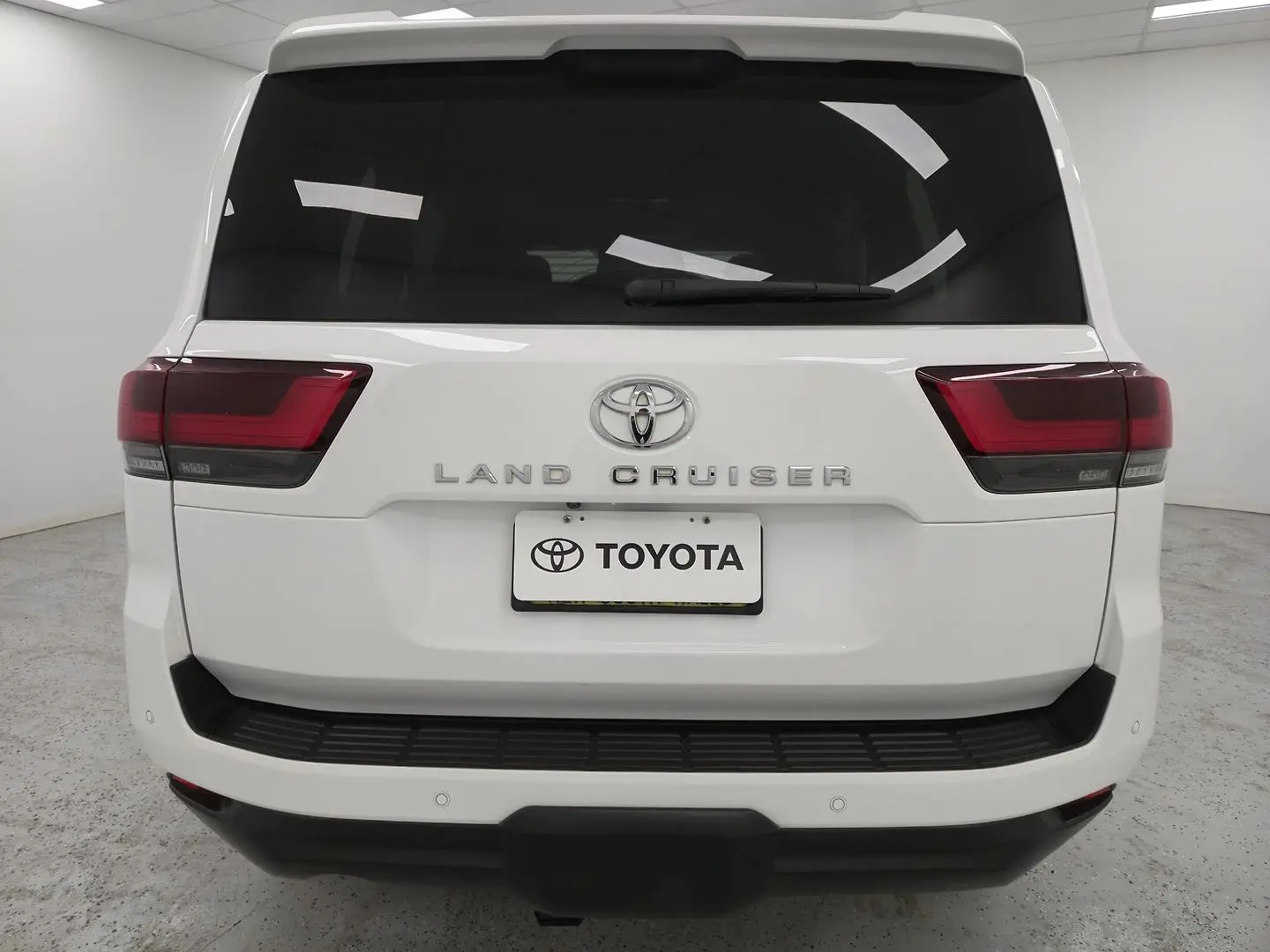 2022 Toyota Landcruiser Gallery Image 4