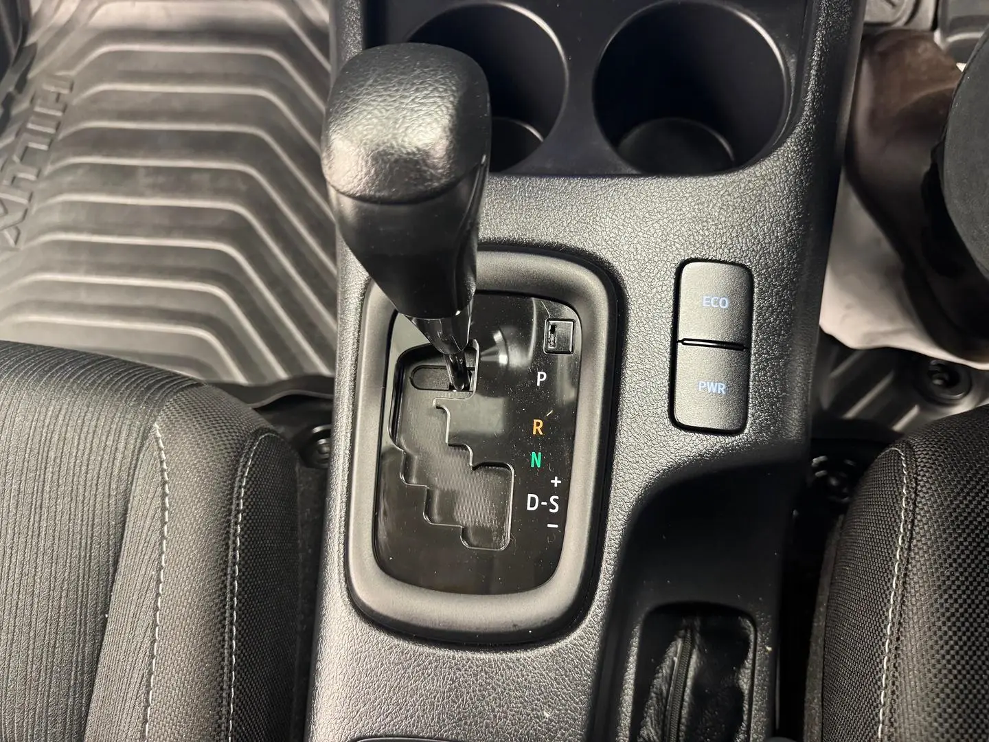 2023 Toyota Hilux Gallery Image 25