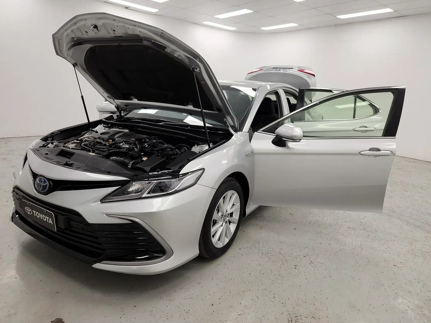 2023 Toyota Camry Gallery Image 14