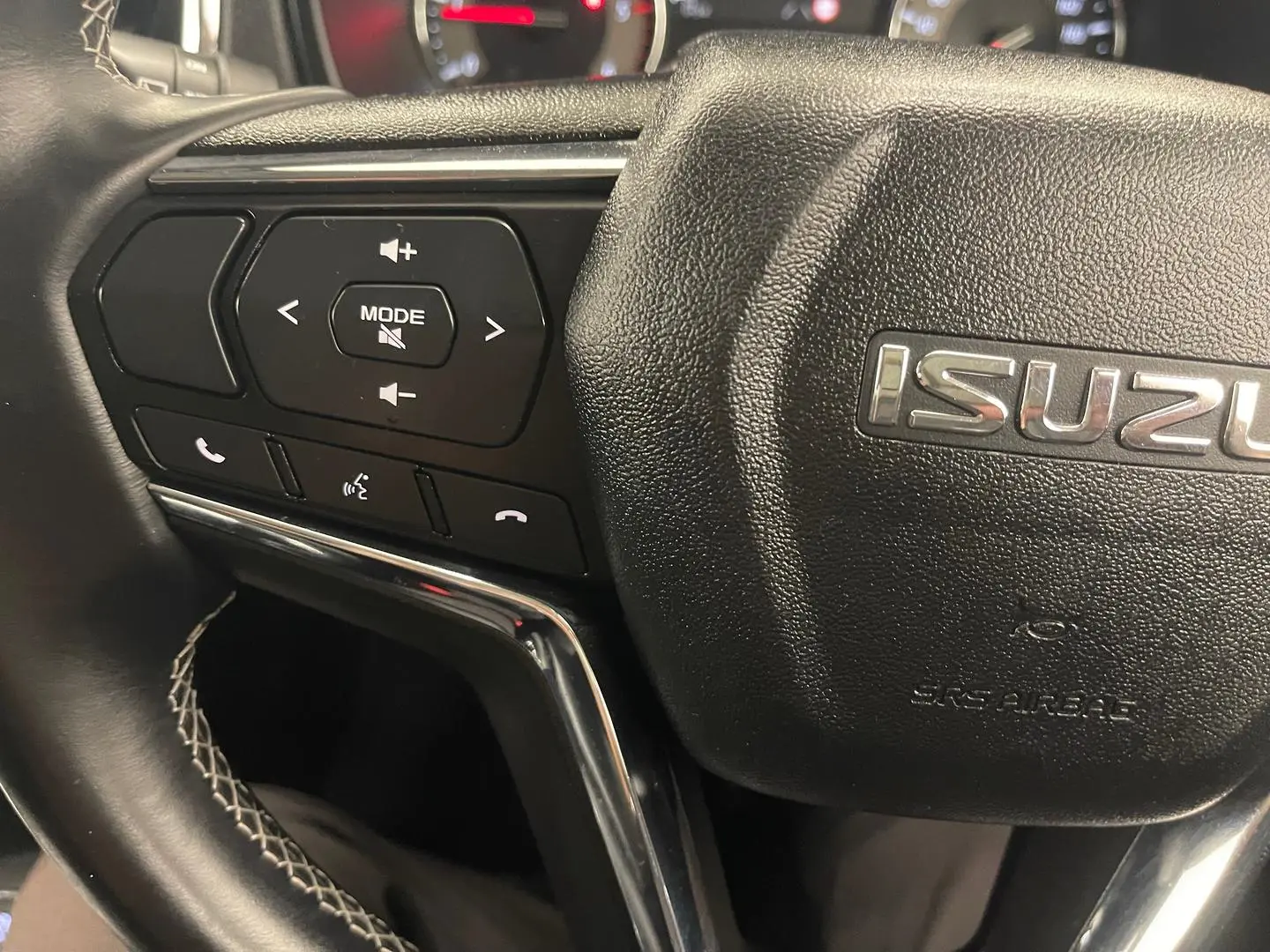 2021 Isuzu MU-X Gallery Image 31