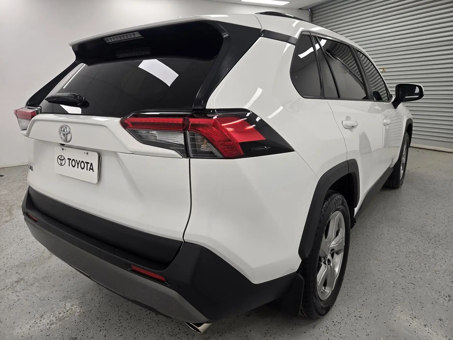 2021 Toyota RAV4 Gallery Image 3