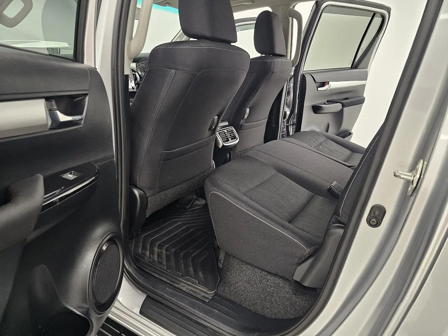 2023 Toyota Hilux Gallery Image 14