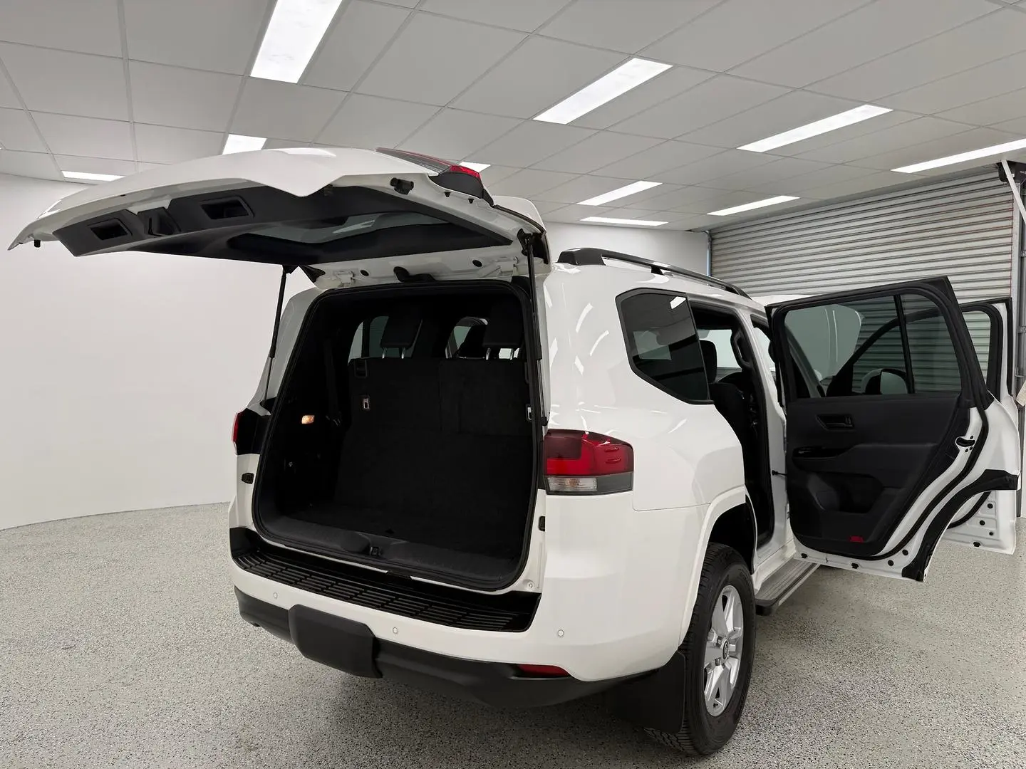 2024 Toyota Landcruiser Gallery Image 17