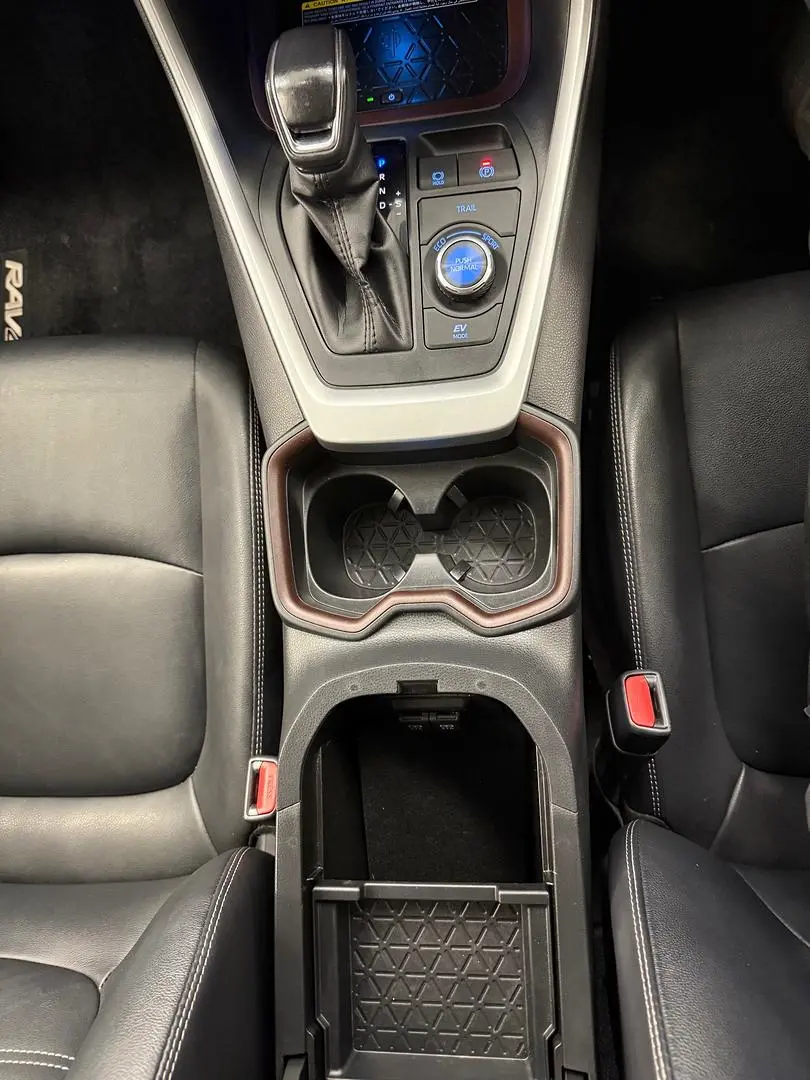 2020 Toyota RAV4 Gallery Image 21