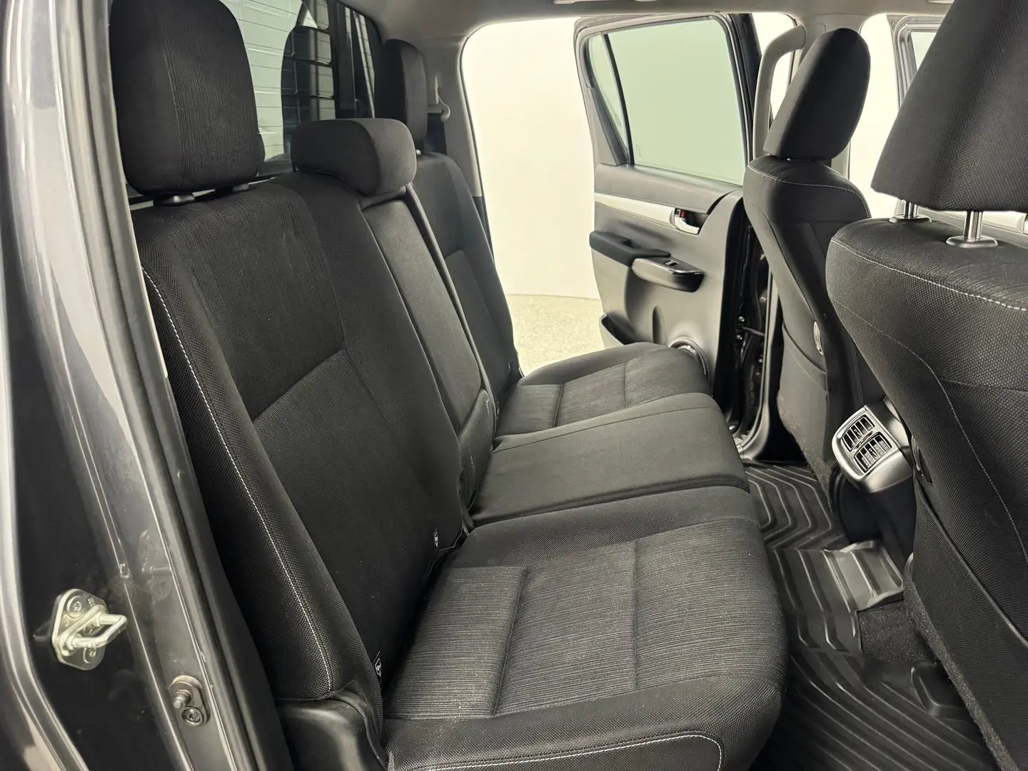 2020 Toyota Hilux Gallery Image 28