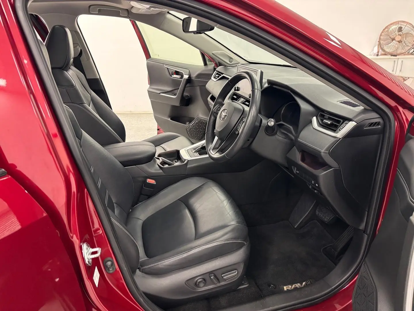 2020 Toyota RAV4 Gallery Image 20