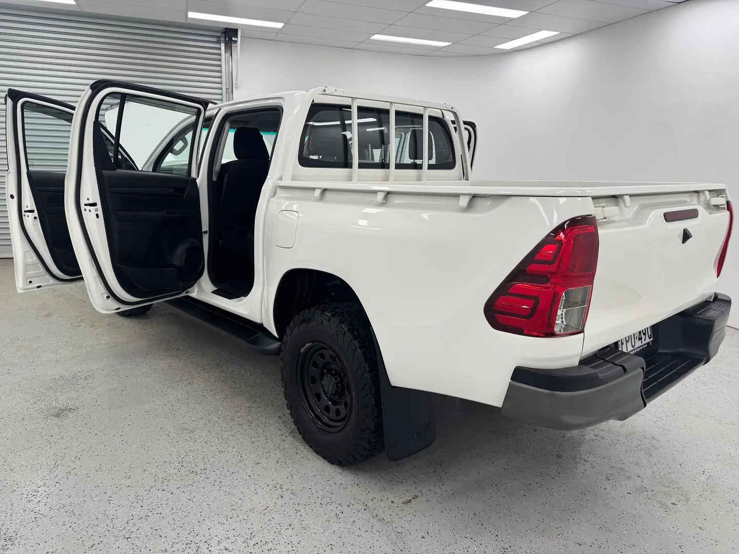 2018 Toyota Hilux Gallery Image 10