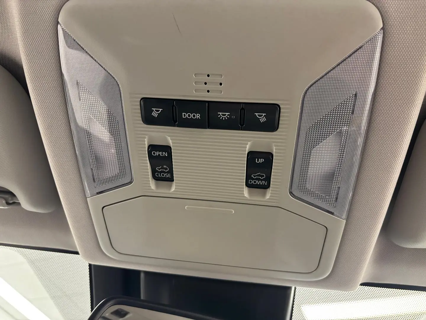 2020 Toyota RAV4 Gallery Image 34