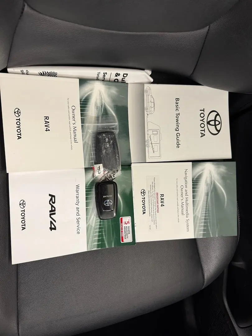 2020 Toyota RAV4 Gallery Image 24