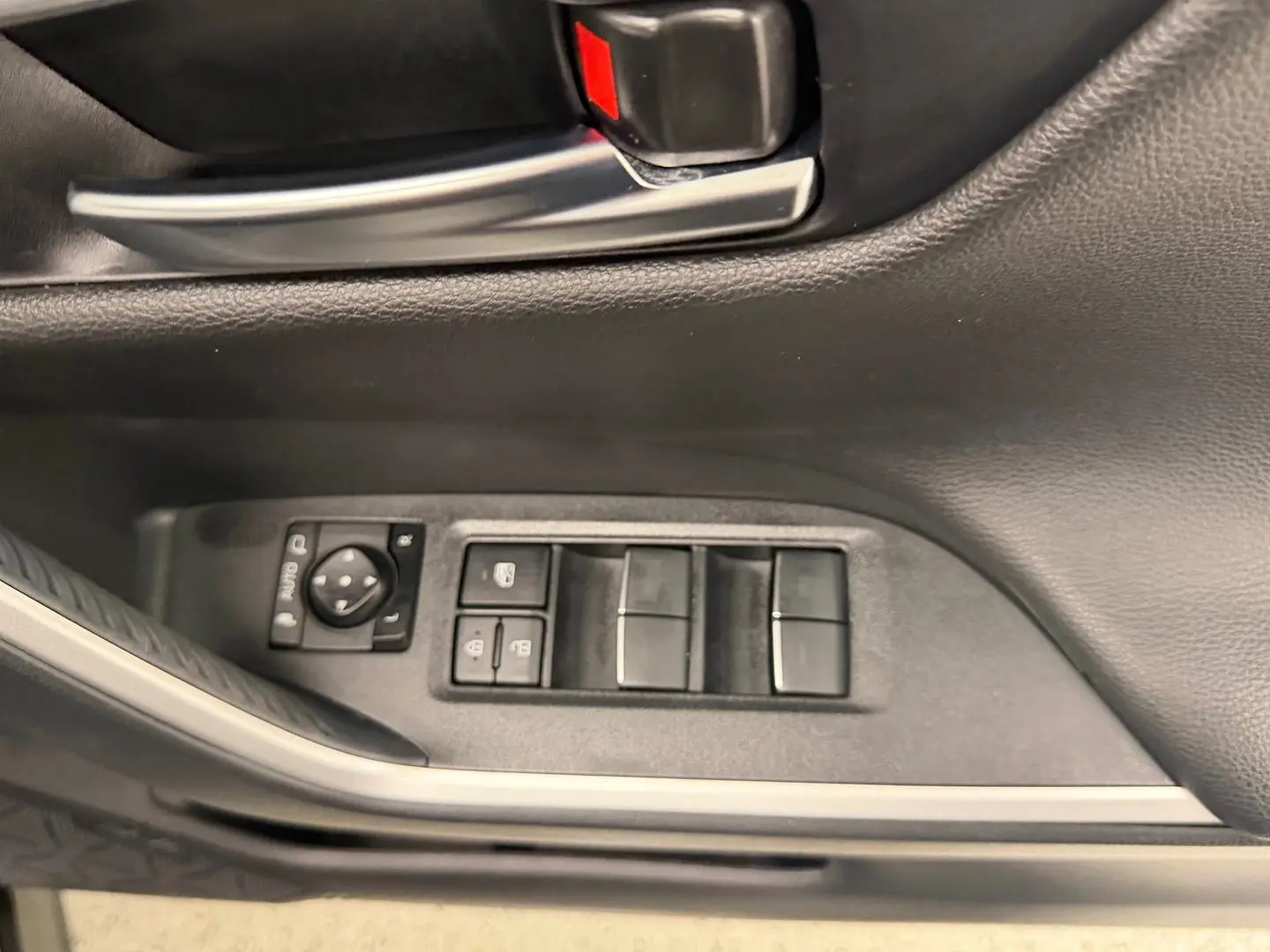 2024 Toyota RAV4 Gallery Image 22