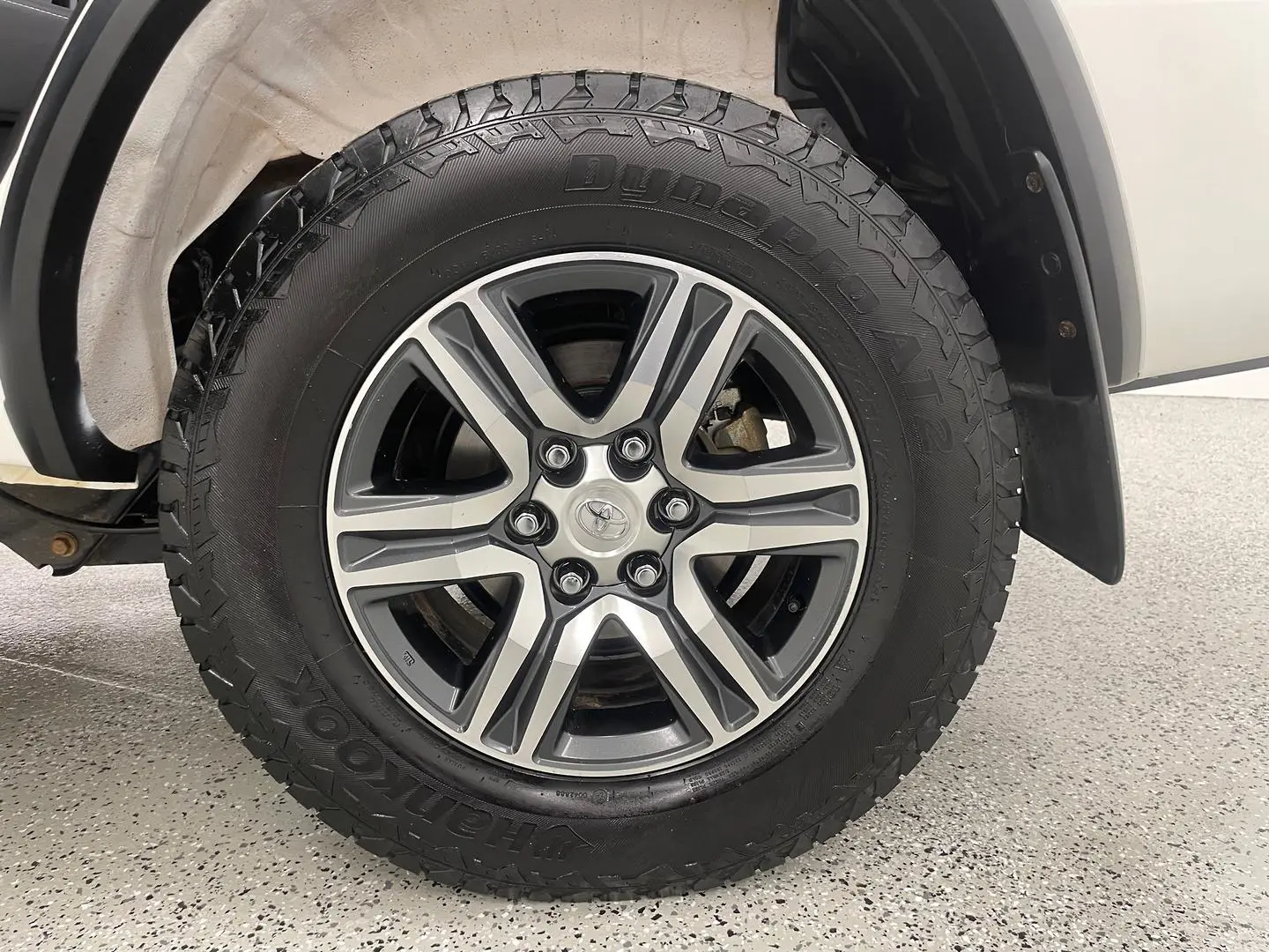 2020 Toyota Fortuner Gallery Image 16