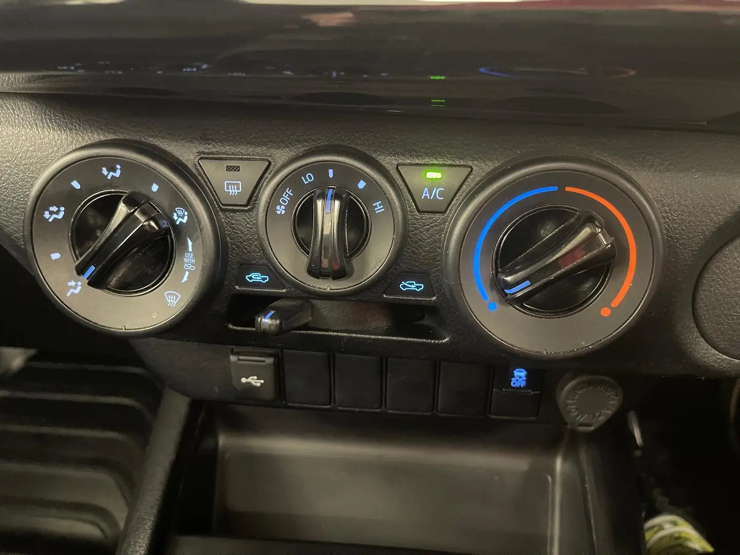 2024 Toyota Hilux Gallery Image 21