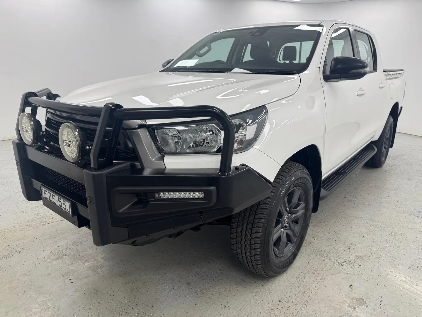 2023 Toyota Hilux Gallery Image 6