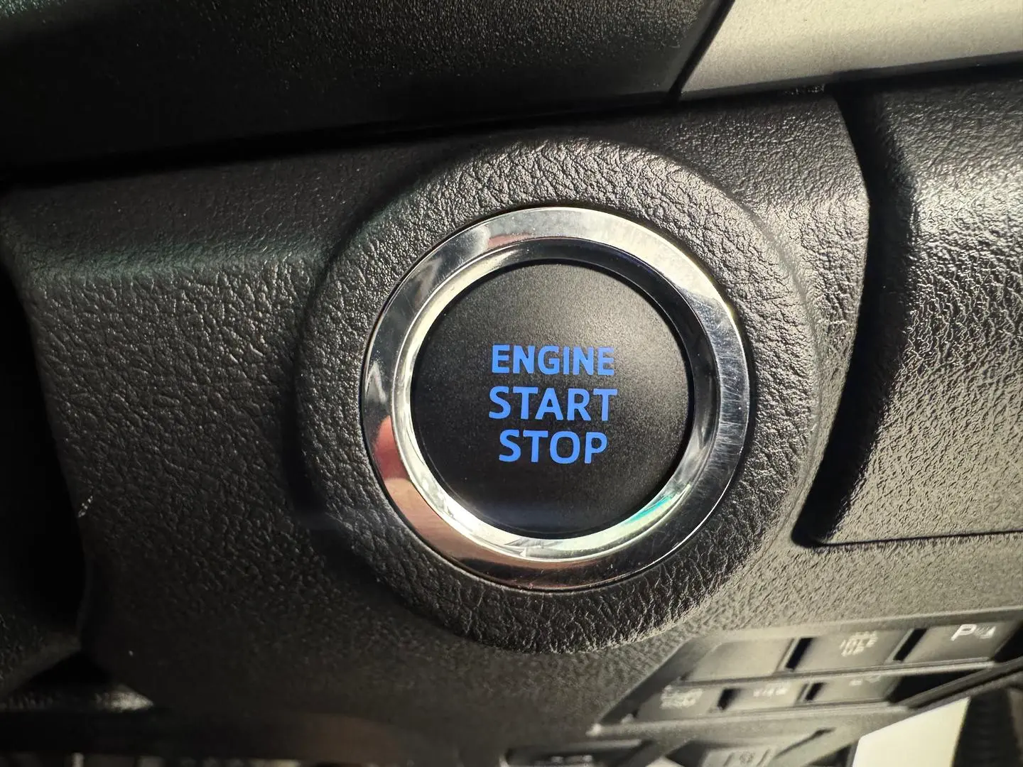 2023 Toyota Hilux Gallery Image 17