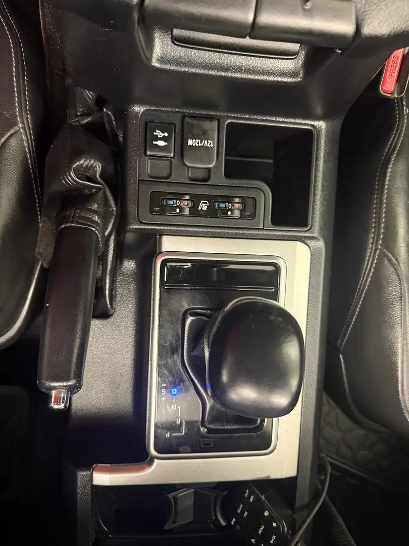 2018 Toyota Landcruiser Prado Gallery Image 40