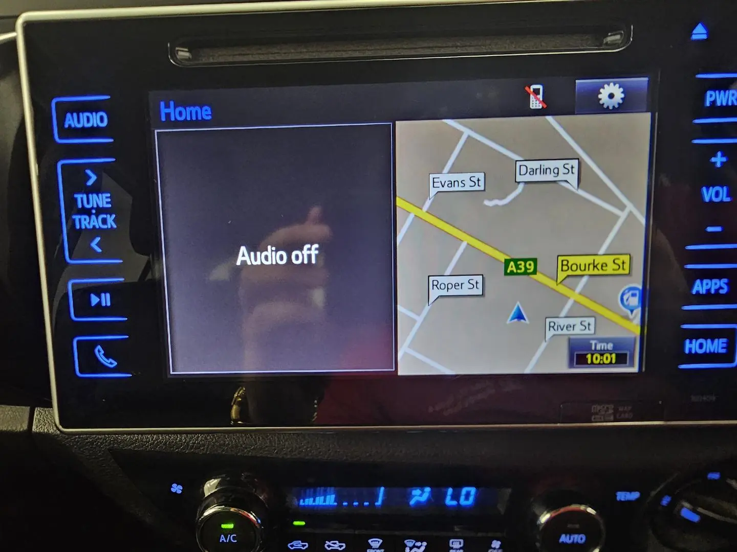 2017 Toyota Hilux Gallery Image 29