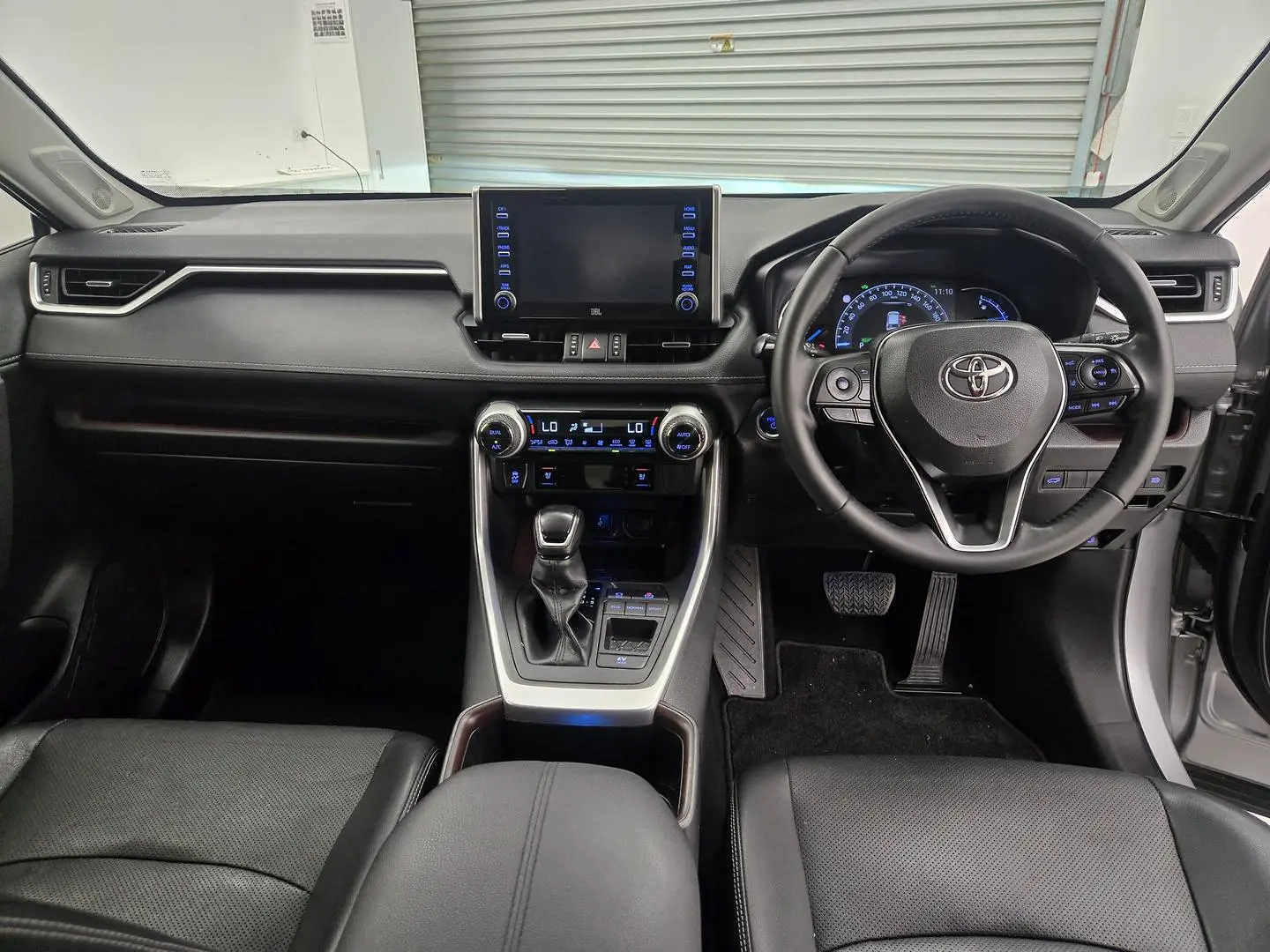 2022 Toyota RAV4 Gallery Image 25