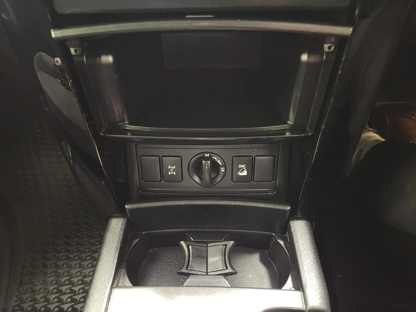 2017 Toyota Landcruiser Prado Gallery Image 31