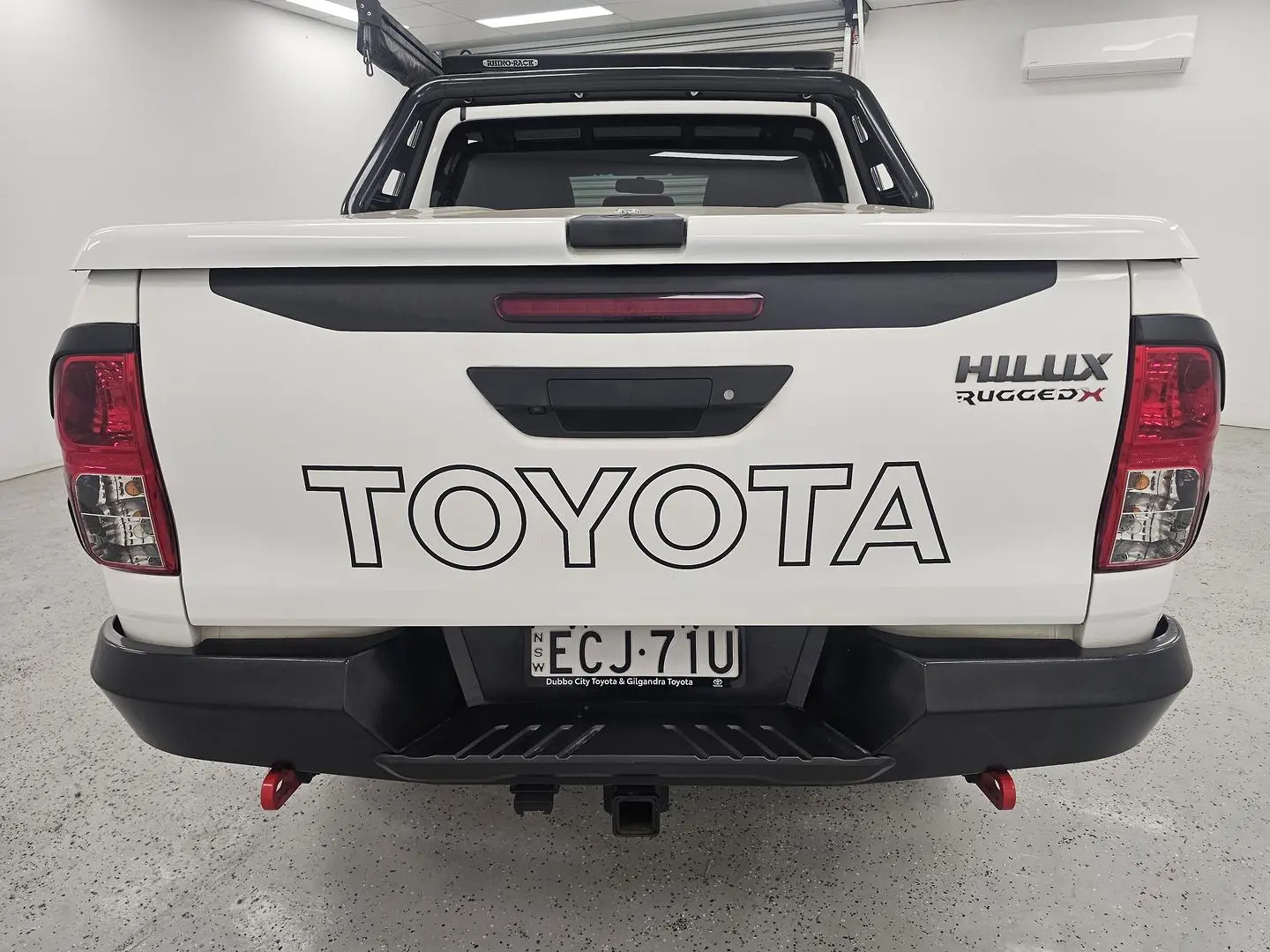 2019 Toyota Hilux Gallery Image 4