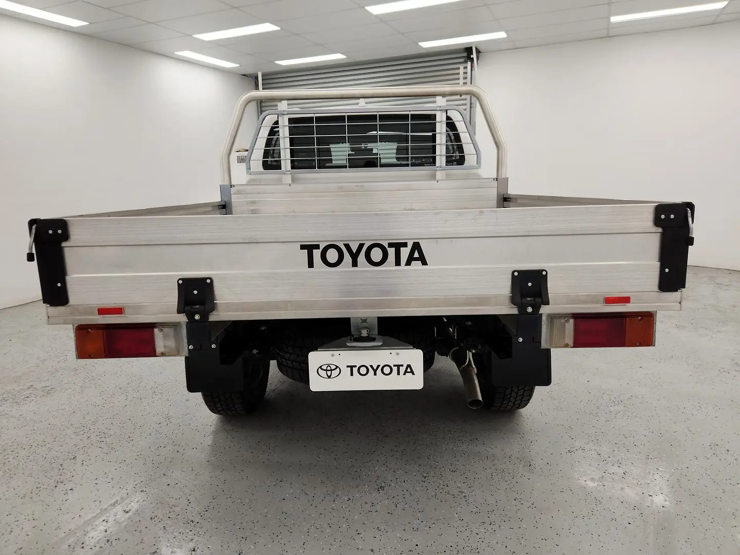 2021 Toyota Hilux Gallery Image 4