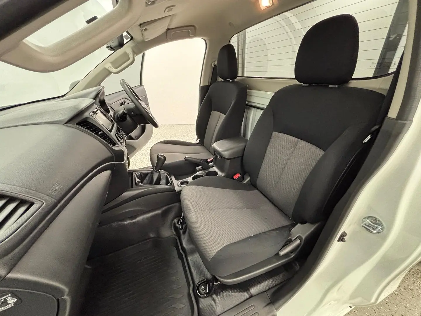 2021 Mitsubishi Triton Gallery Image 19