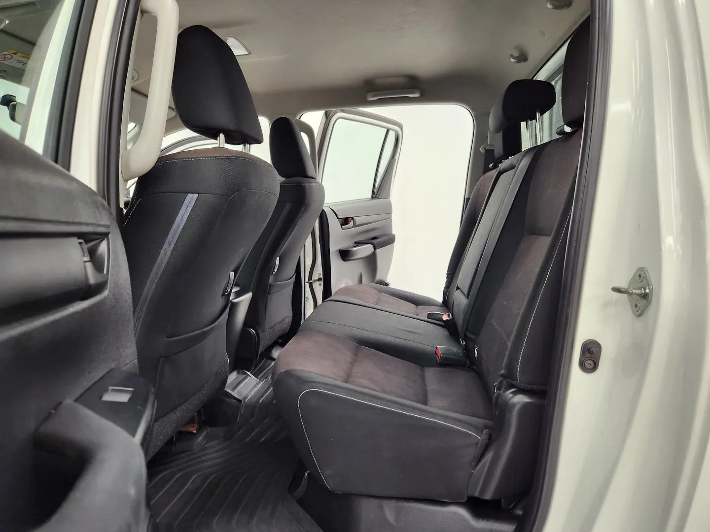 2018 Toyota Hilux Gallery Image 18