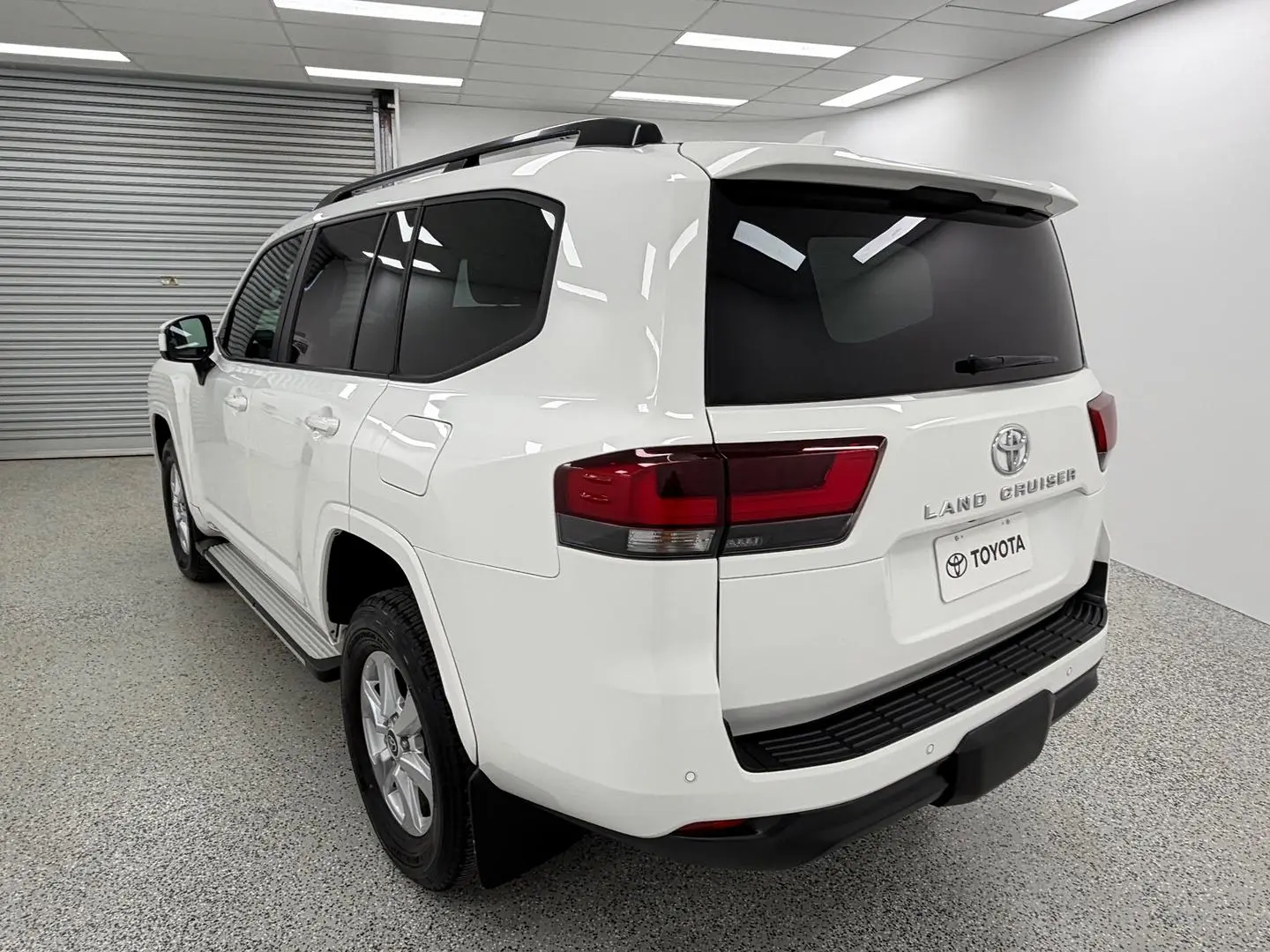 2024 Toyota Landcruiser Gallery Image 4