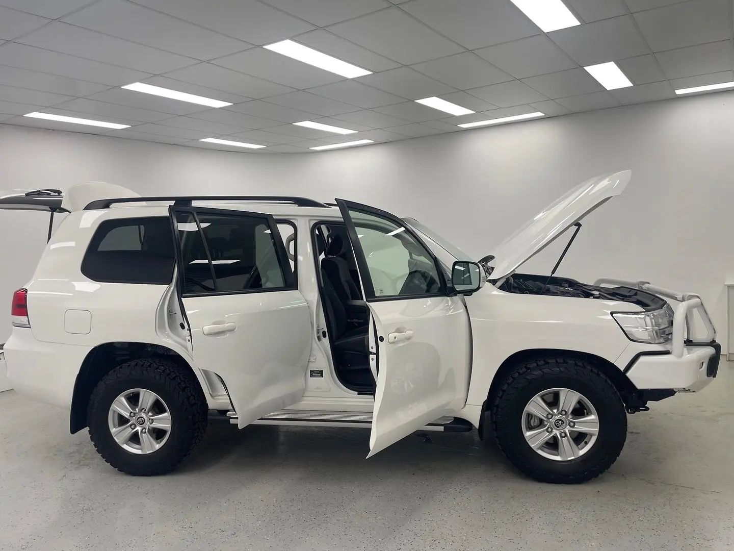 2020 Toyota Landcruiser Gallery Image 9
