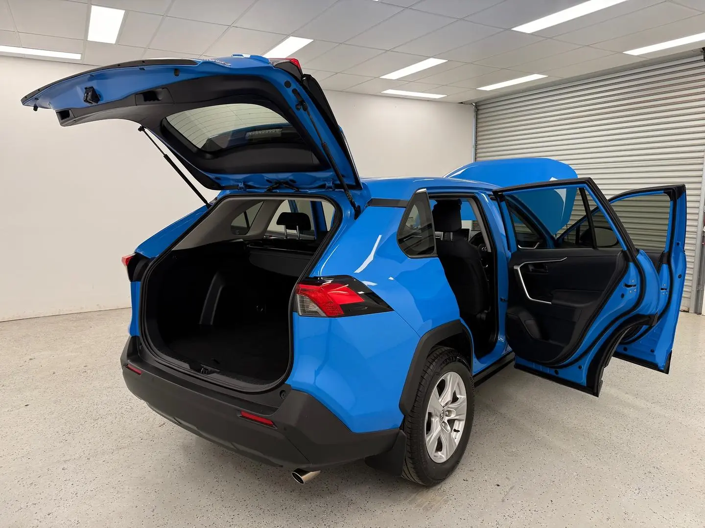 2021 Toyota RAV4 Gallery Image 16