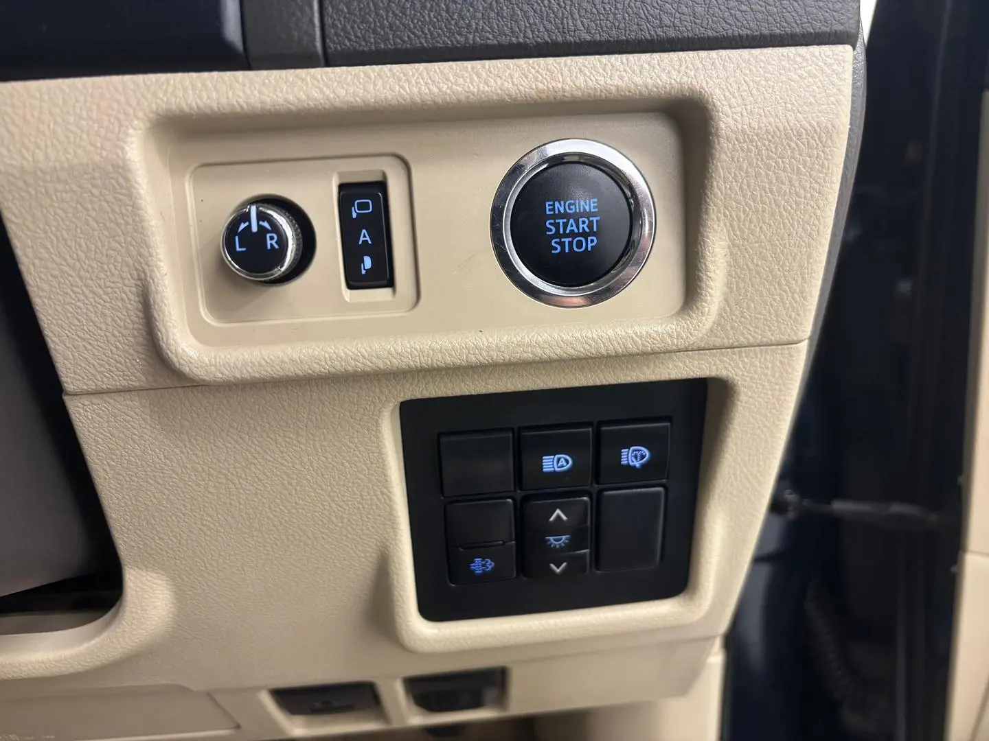 2023 Toyota Landcruiser Prado Gallery Image 27