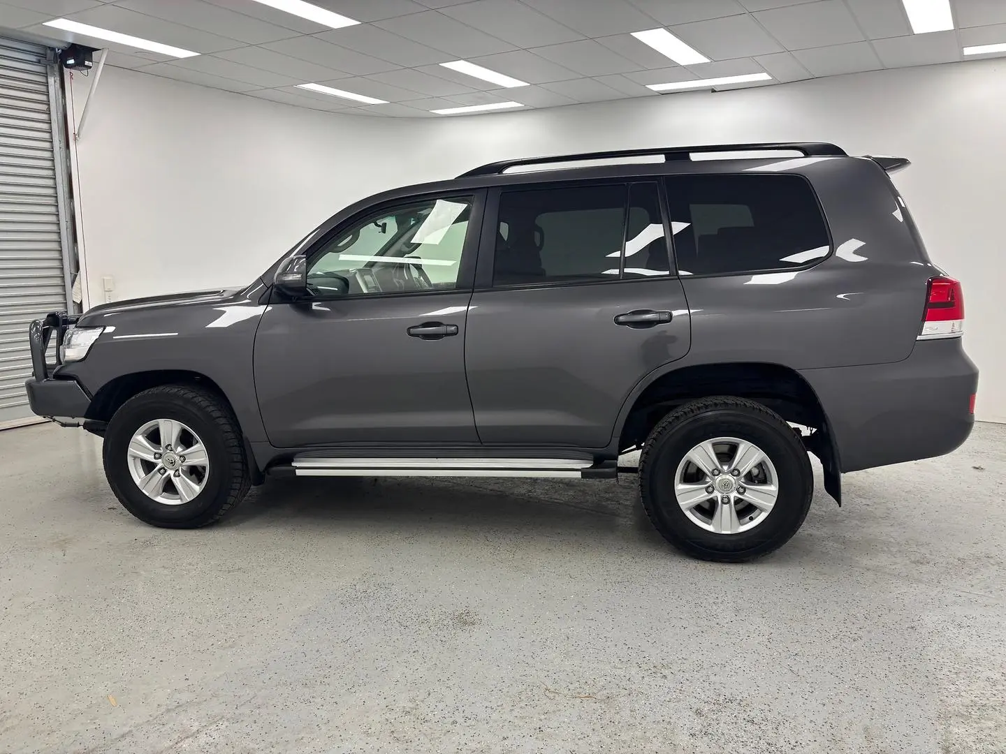 2017 Toyota Landcruiser Gallery Image 6