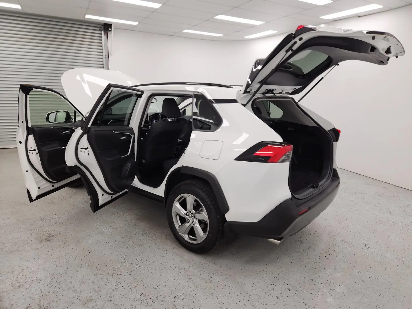 2020 Toyota RAV4 Gallery Image 12