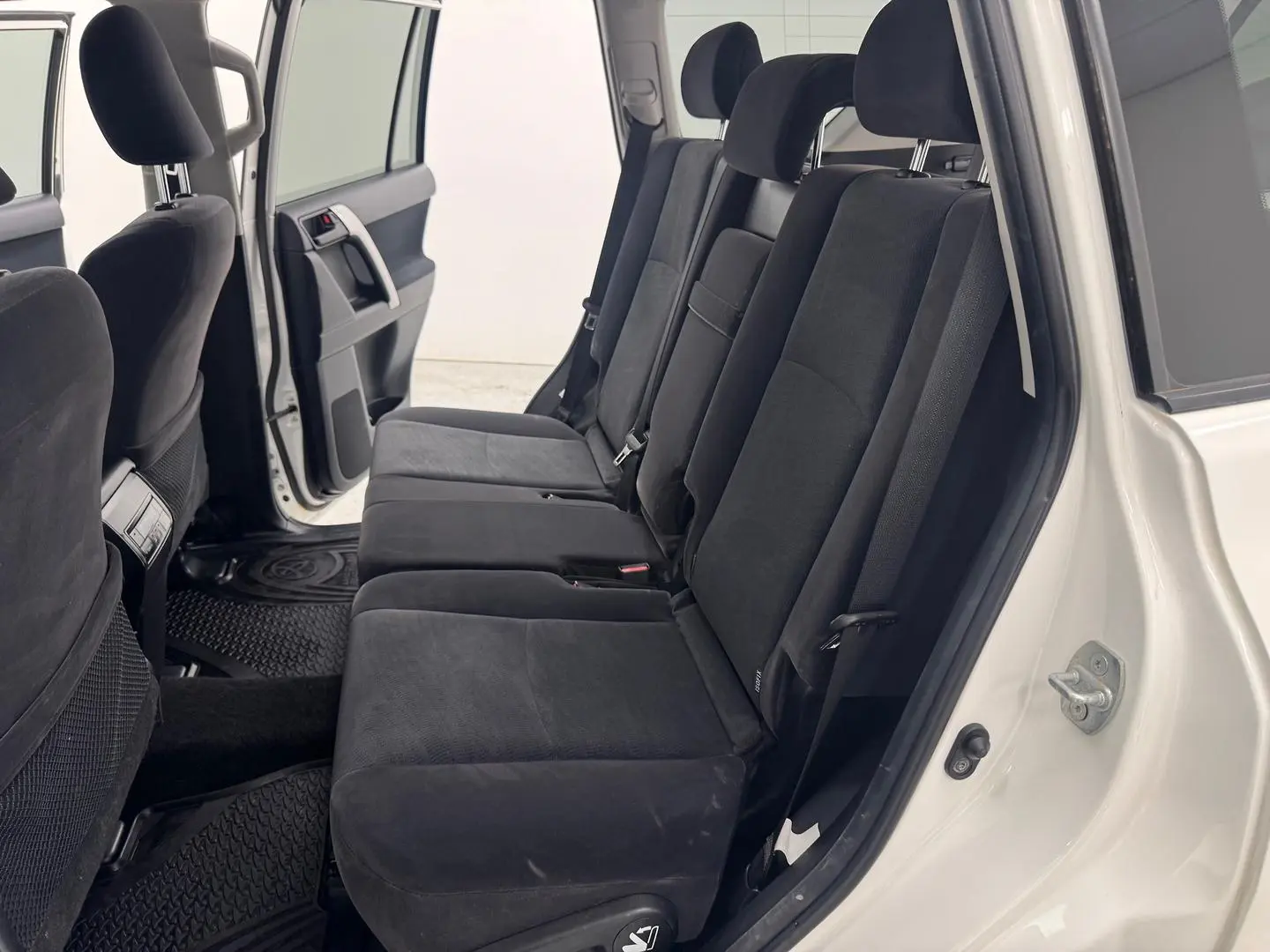 2020 Toyota Landcruiser Prado Gallery Image 27